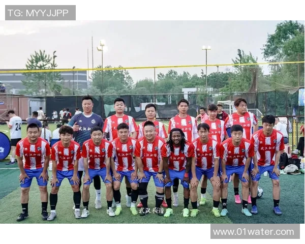 武汉足球队逆袭之路揭秘：世界杯预选赛中的拼搏与荣耀