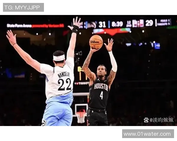 灰熊逆袭力克火箭，成功晋级：一场震撼人心的篮球史诗